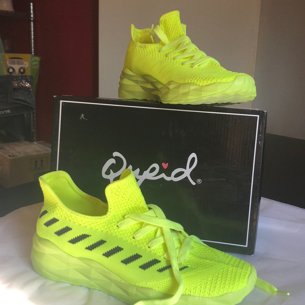 Qupid gym shoes